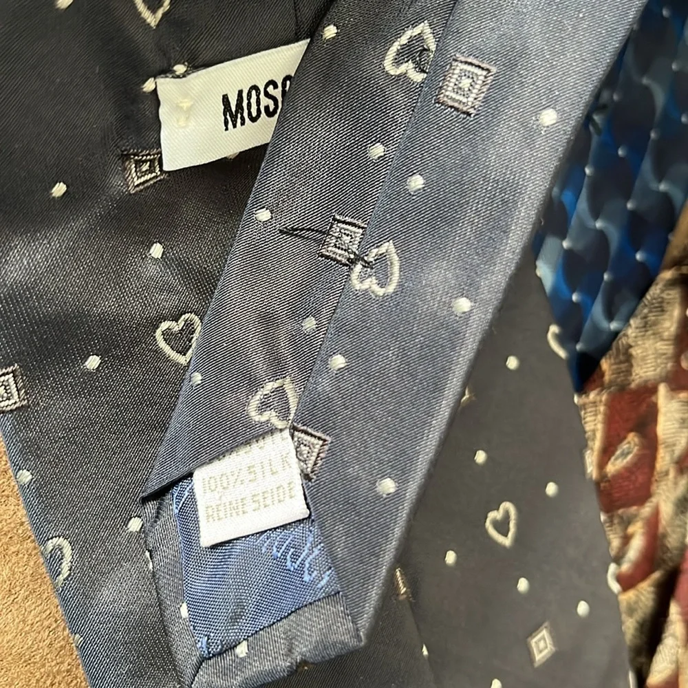 Mens ties. Halston, David Taylor, MOSCHINO. Lot of 4